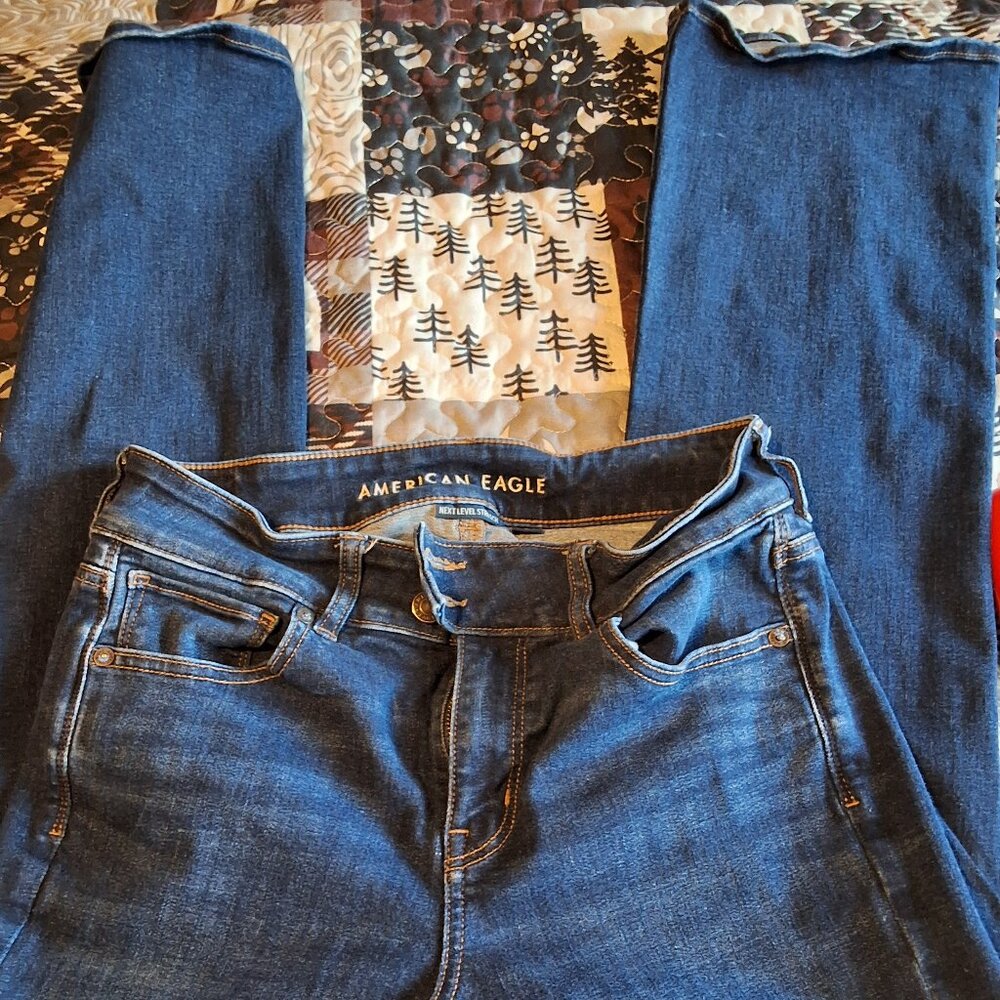 AMERICAN EAGLE JEANS
